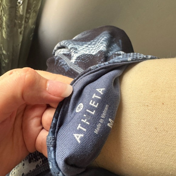 Athleta Running Wild Half Zip 2.0 Electro Iron Blue Pullover Size Medium - Picture 4 of 12